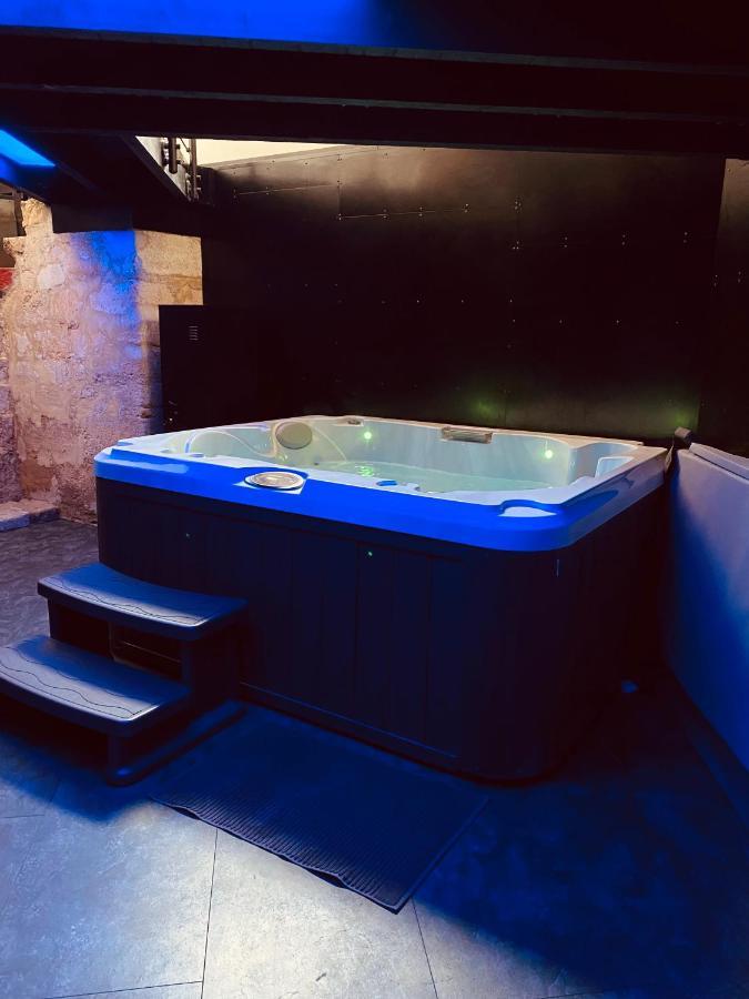 Mieuxqualhotel Jacuzzi Privatif La Retro Bordeaux Bagian luar foto
